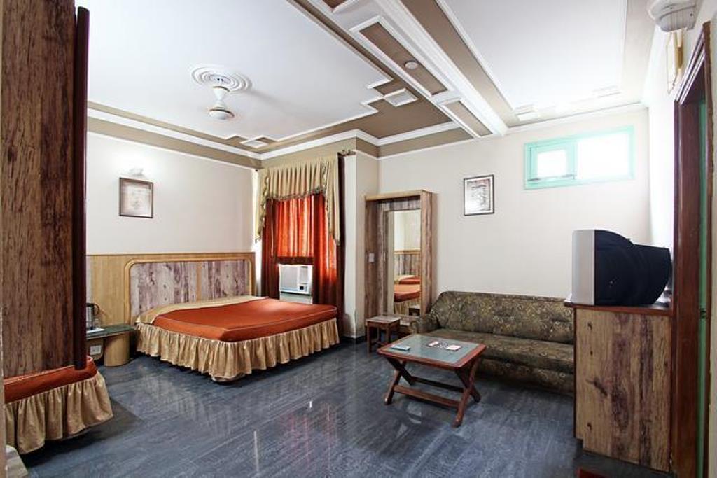 Hotel Chirag International Katra (Jammu and Kashmir) Bagian luar foto
